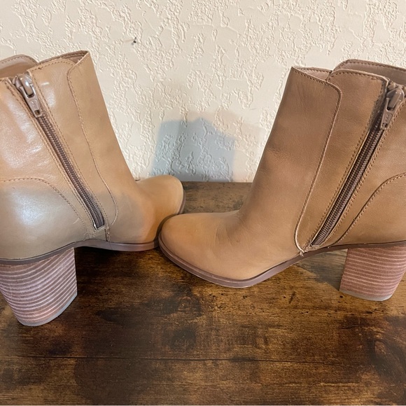 Naturalizer Booties / Boots - Size 7 - Carmel/Beige - Picture 5 of 7